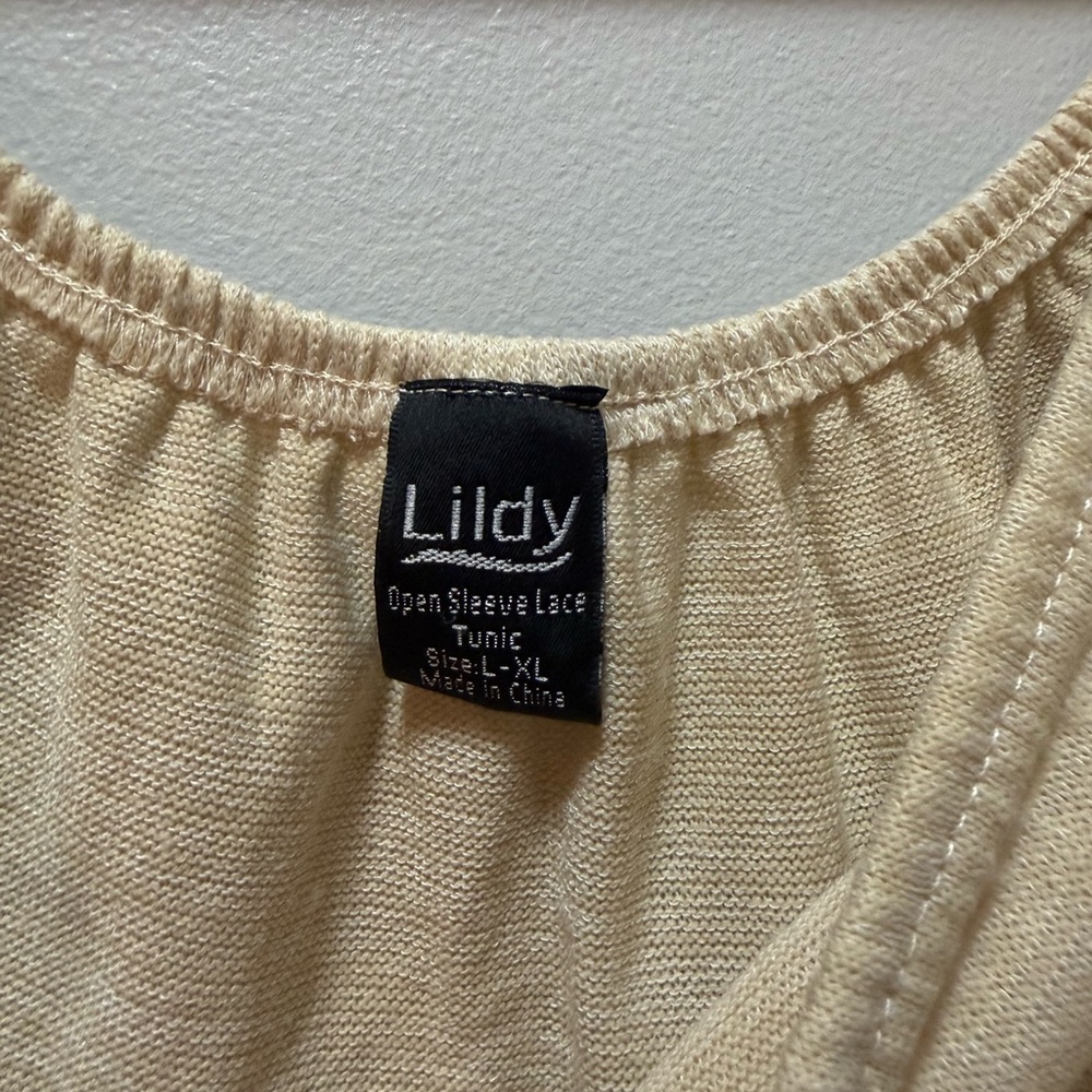 Women's Tunic with Lace Trim - Picture 3 of 4